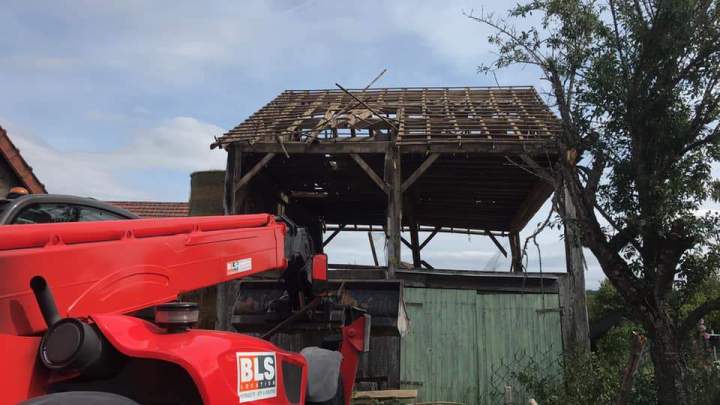 Démolition sécurisée de bâtiments et structures diverses